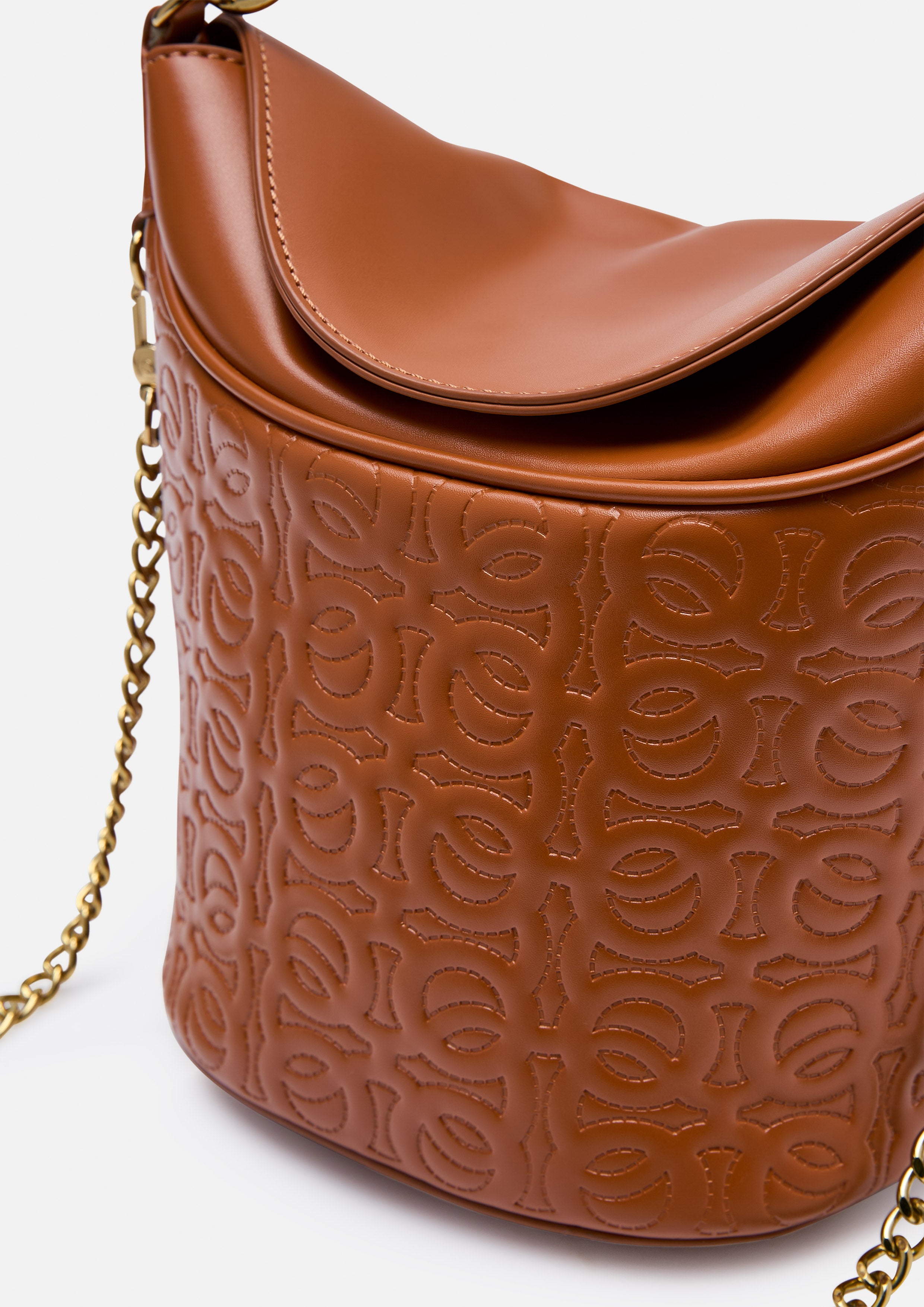 Buckettie Q Crossbody Bag