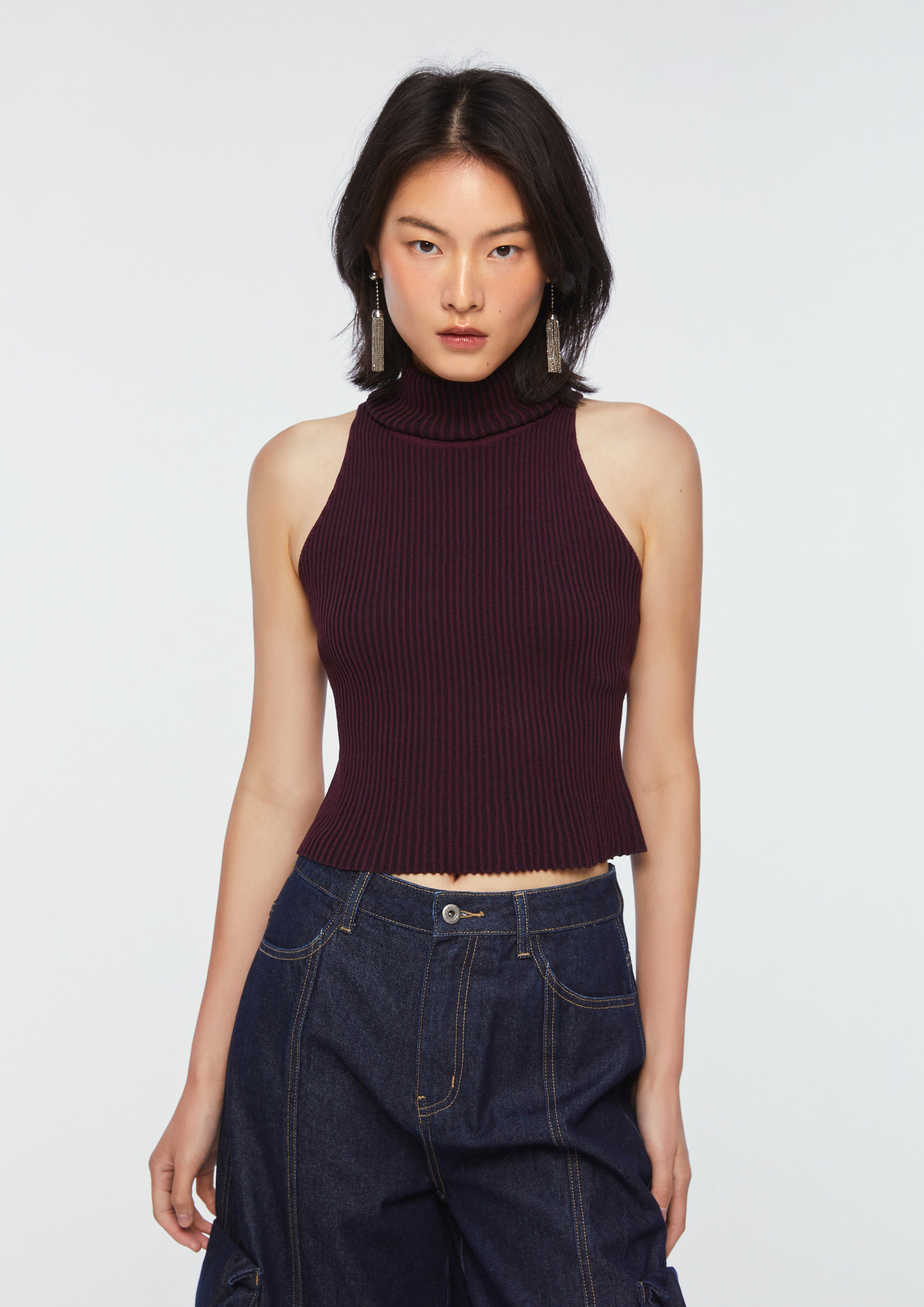 Turtle Neck Sleeveless Top