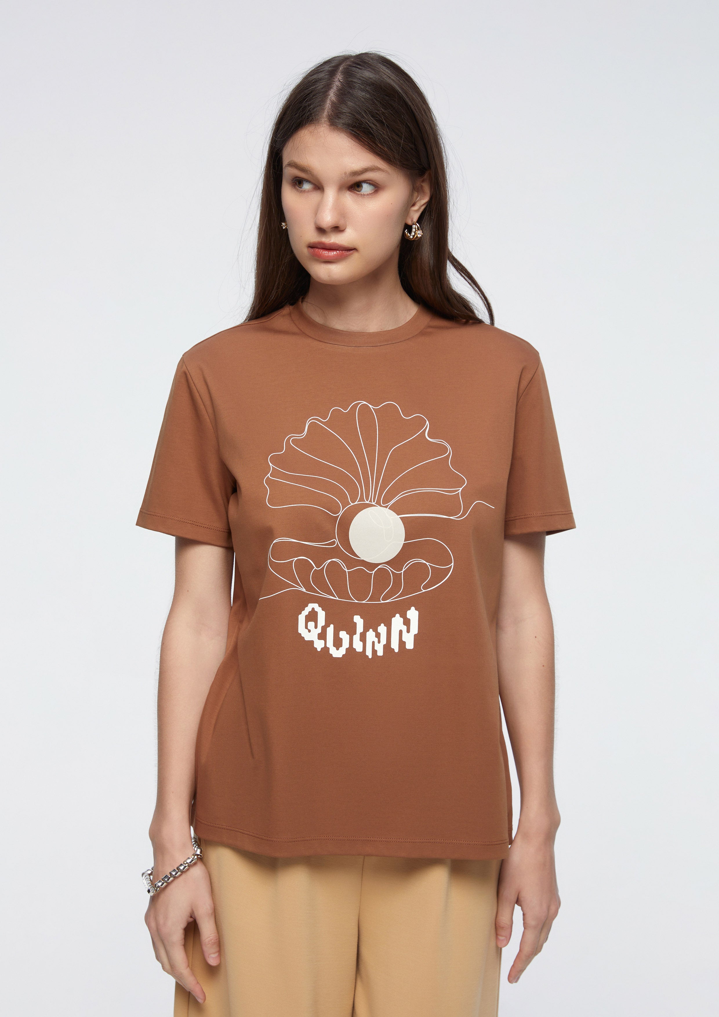 เสื้อยืดแขนสั้นพิมพ์ลาย