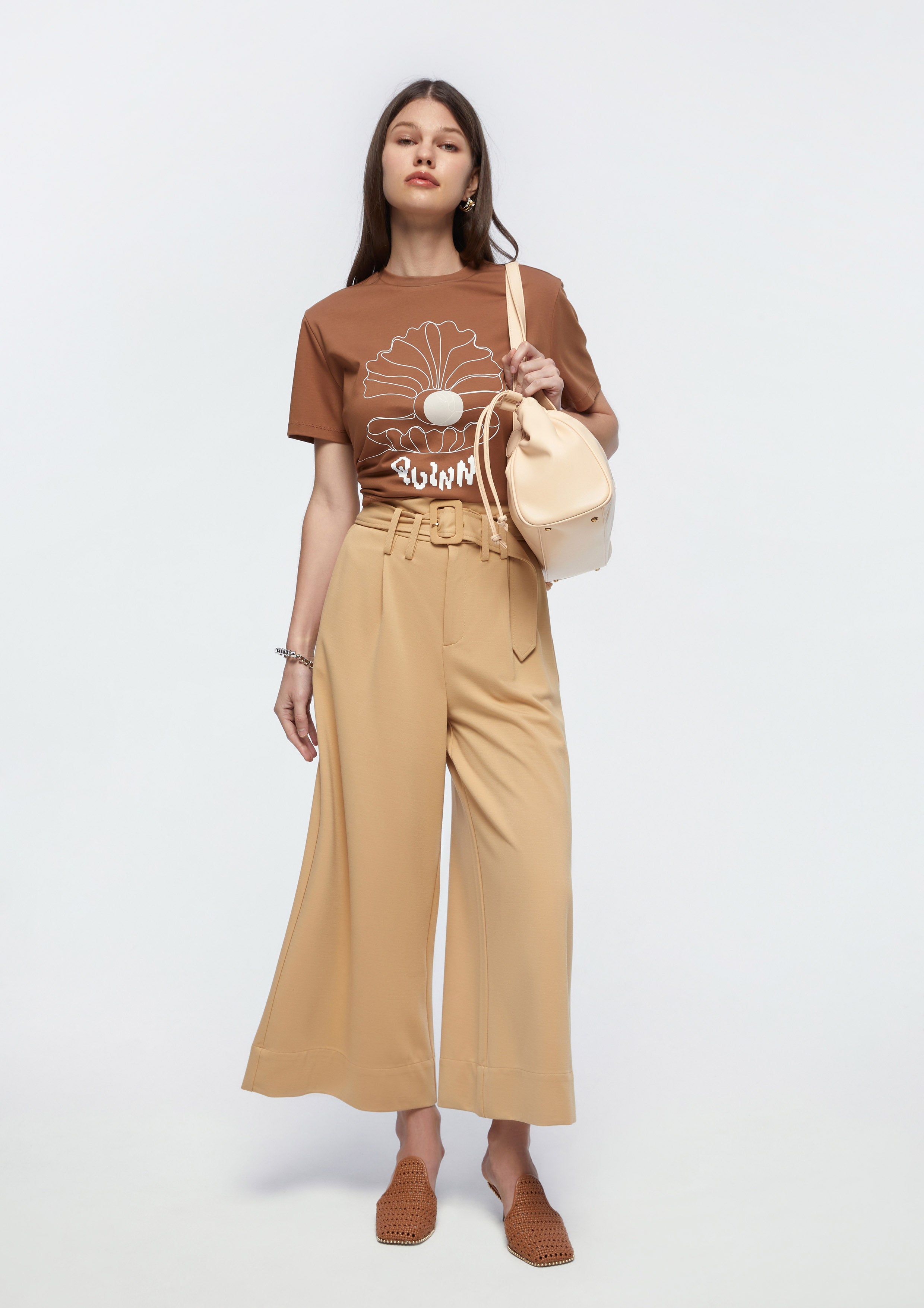 เสื้อยืดแขนสั้นพิมพ์ลาย