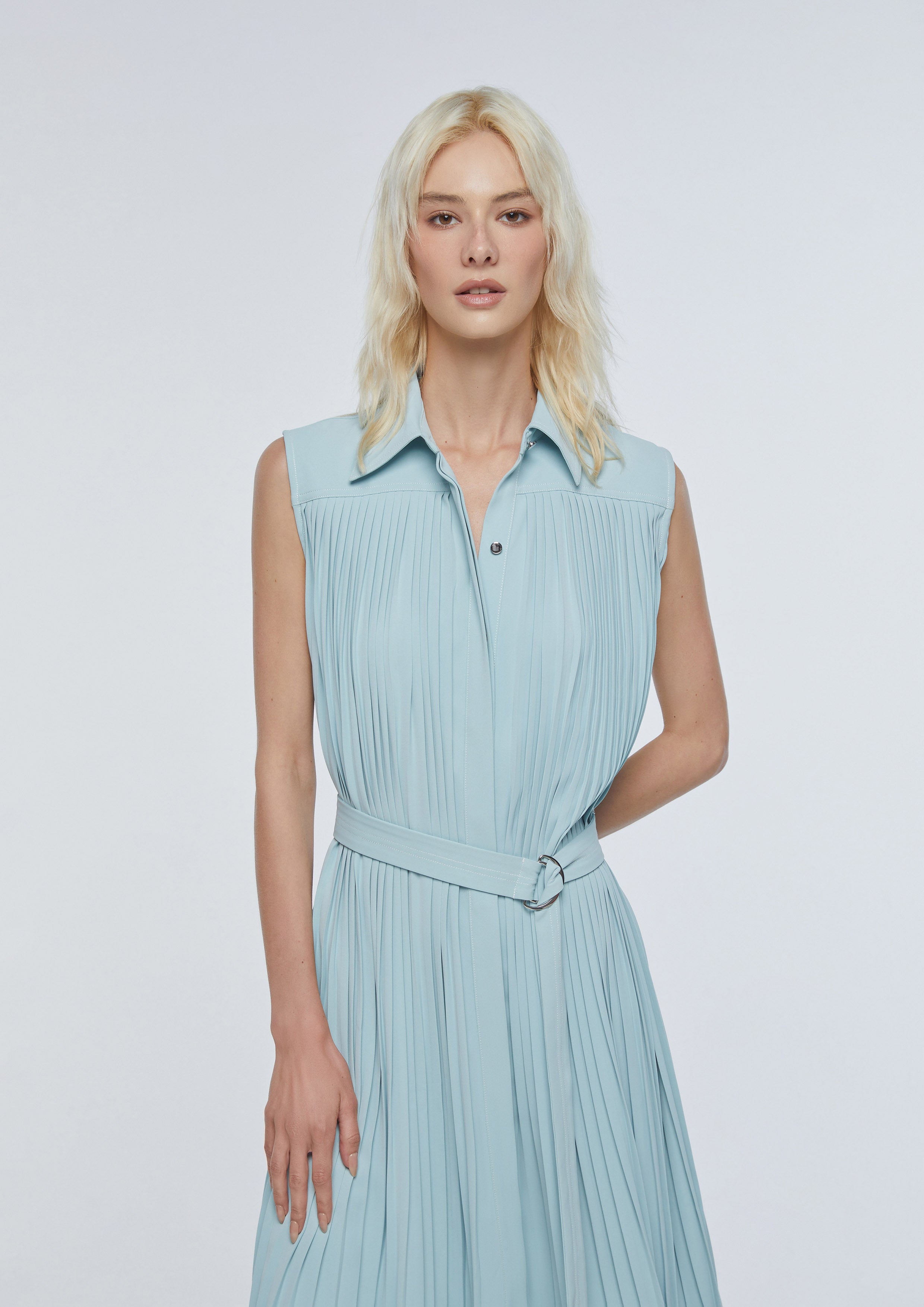 Pleated Sleveless Midi Dress