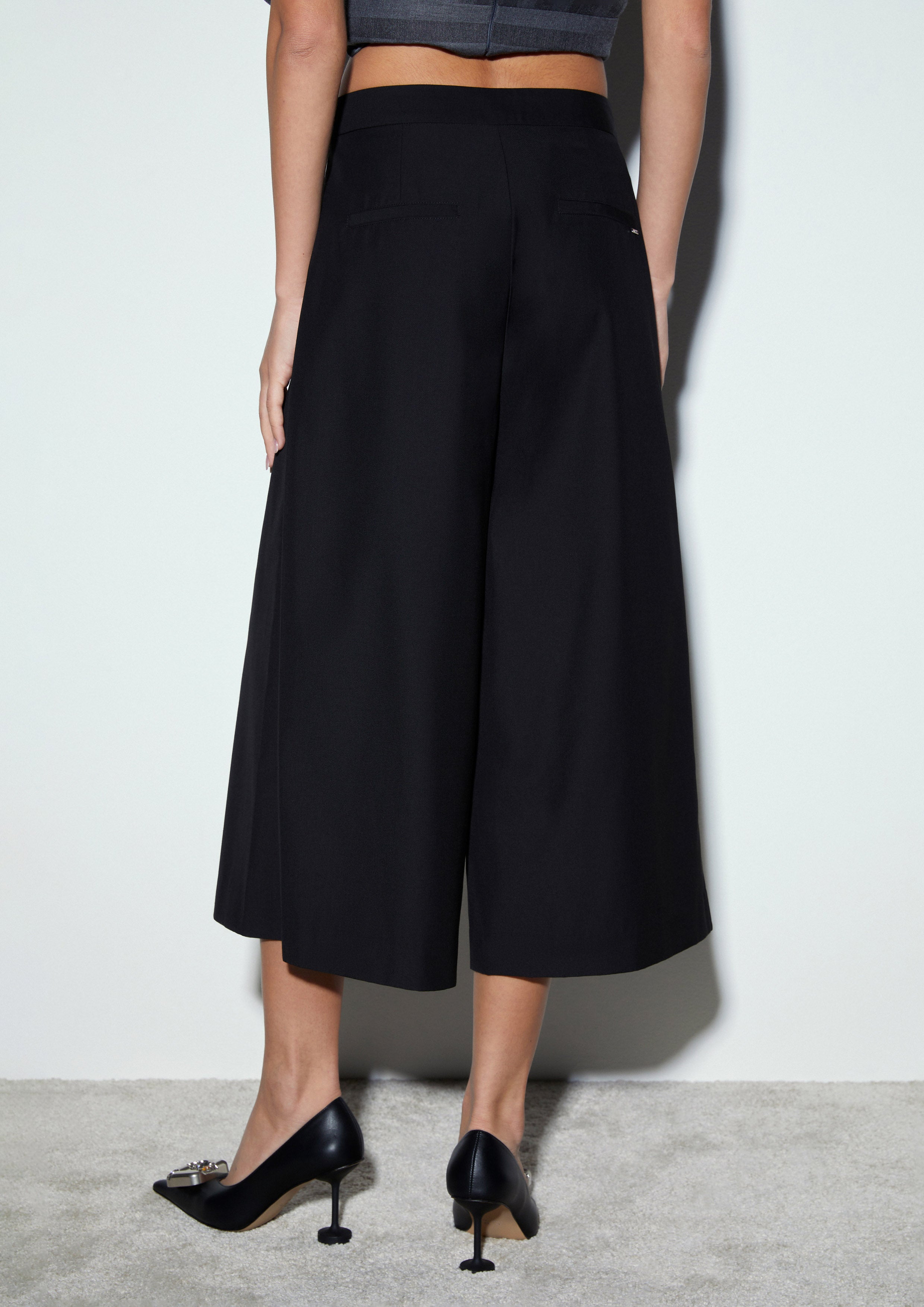 Wide and Flare Leg Cropped Pants