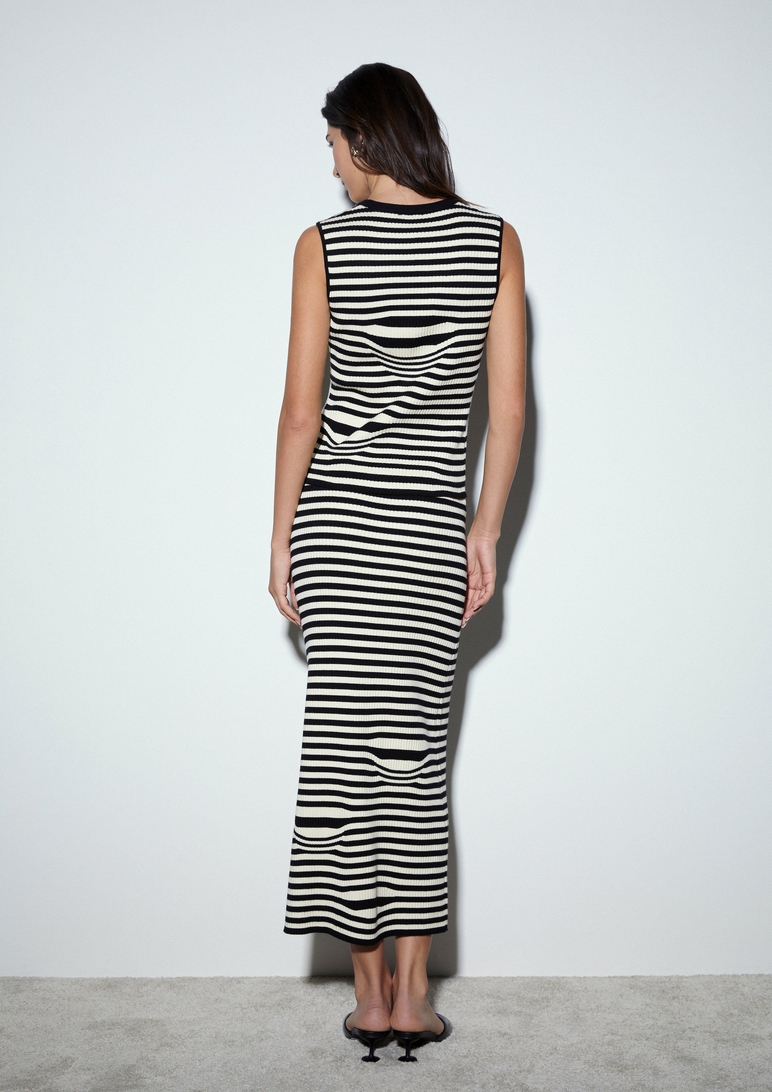 Wave Stripe Sleeveless Ensemble Set