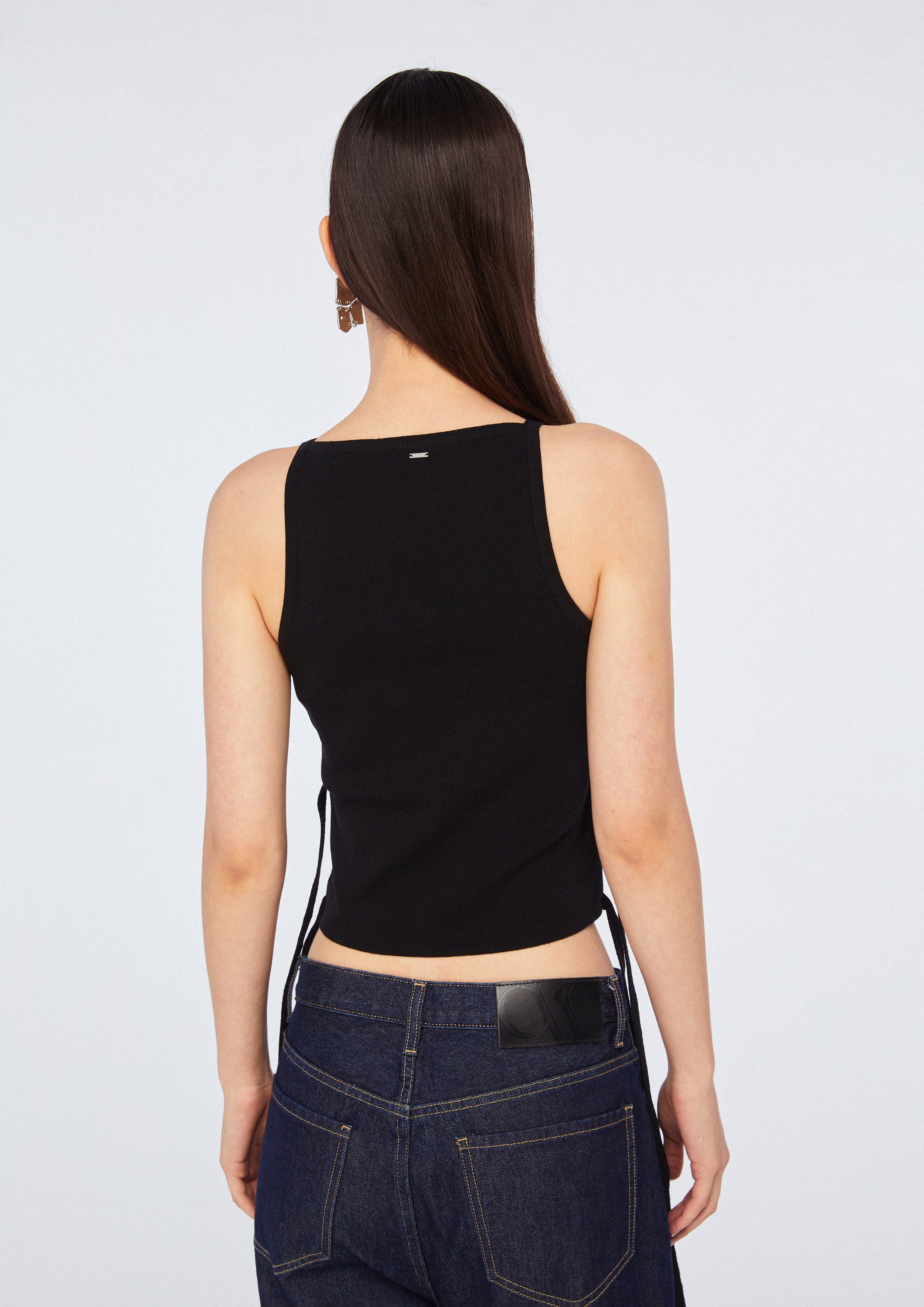 เสื้อครอปคัตเอาท์