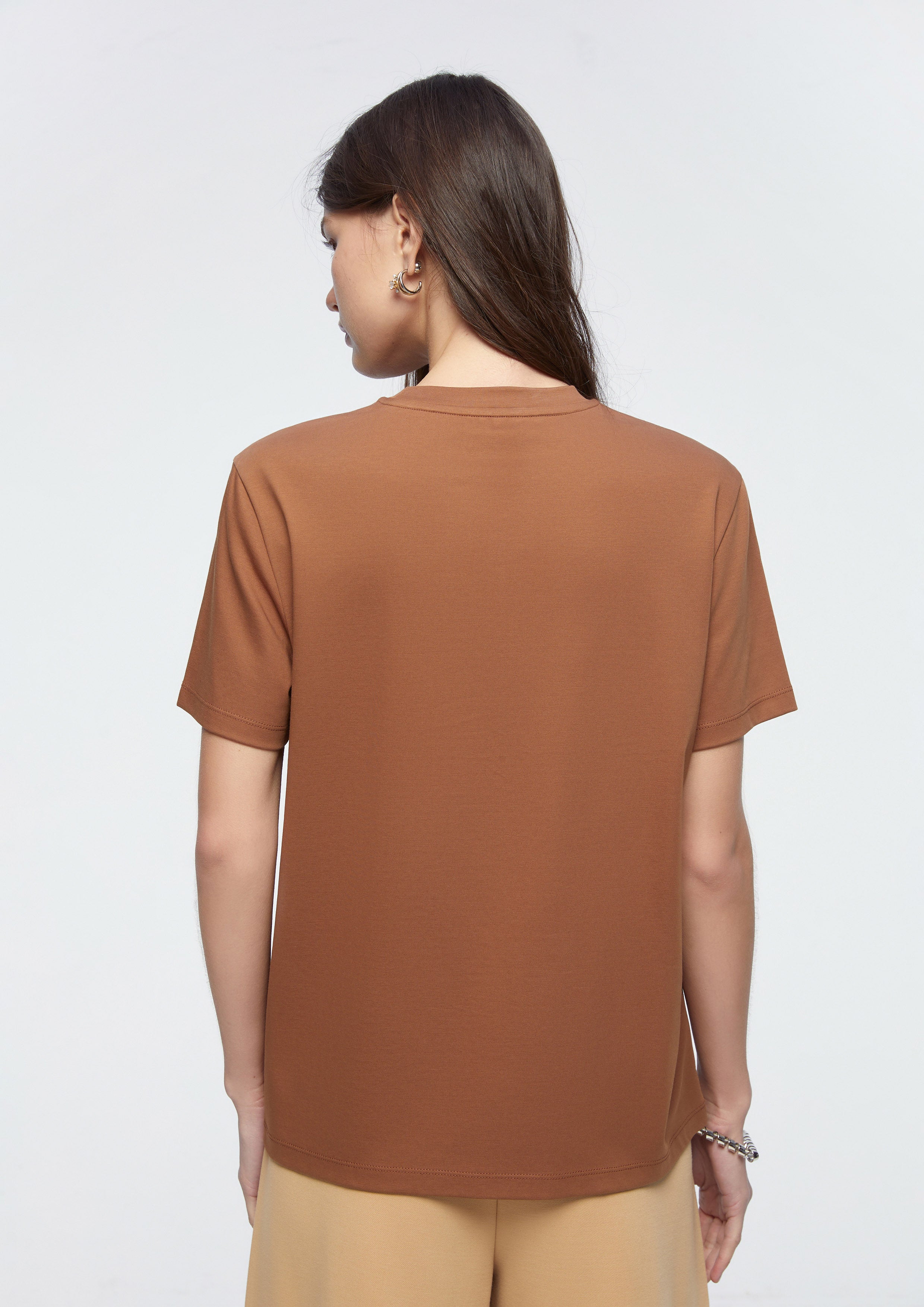 เสื้อยืดแขนสั้นพิมพ์ลาย