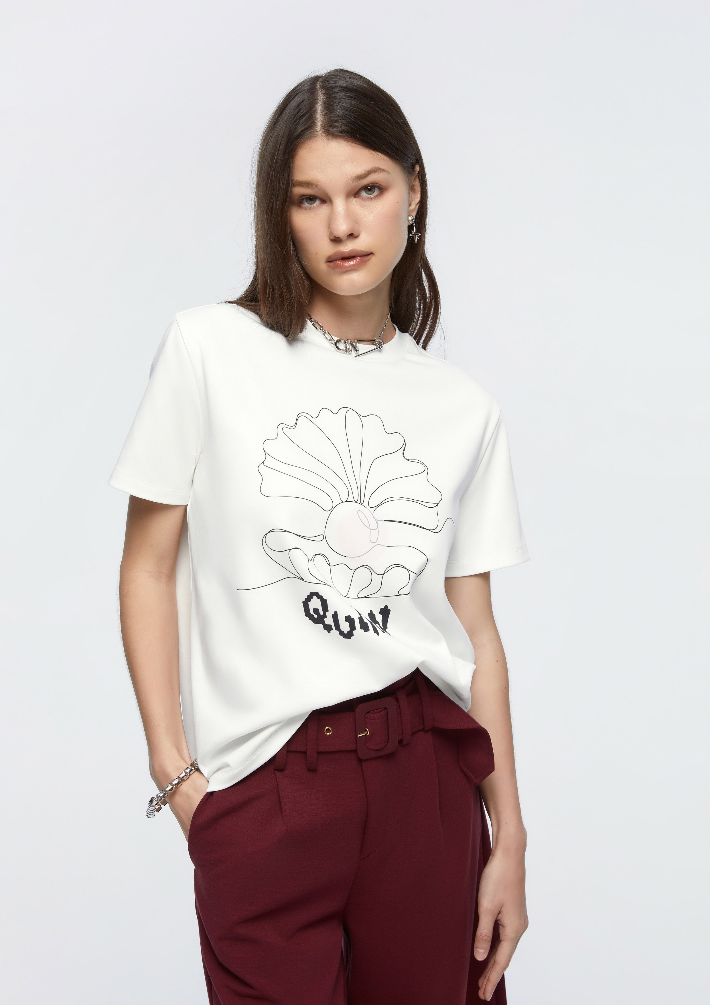 เสื้อยืดแขนสั้นพิมพ์ลาย