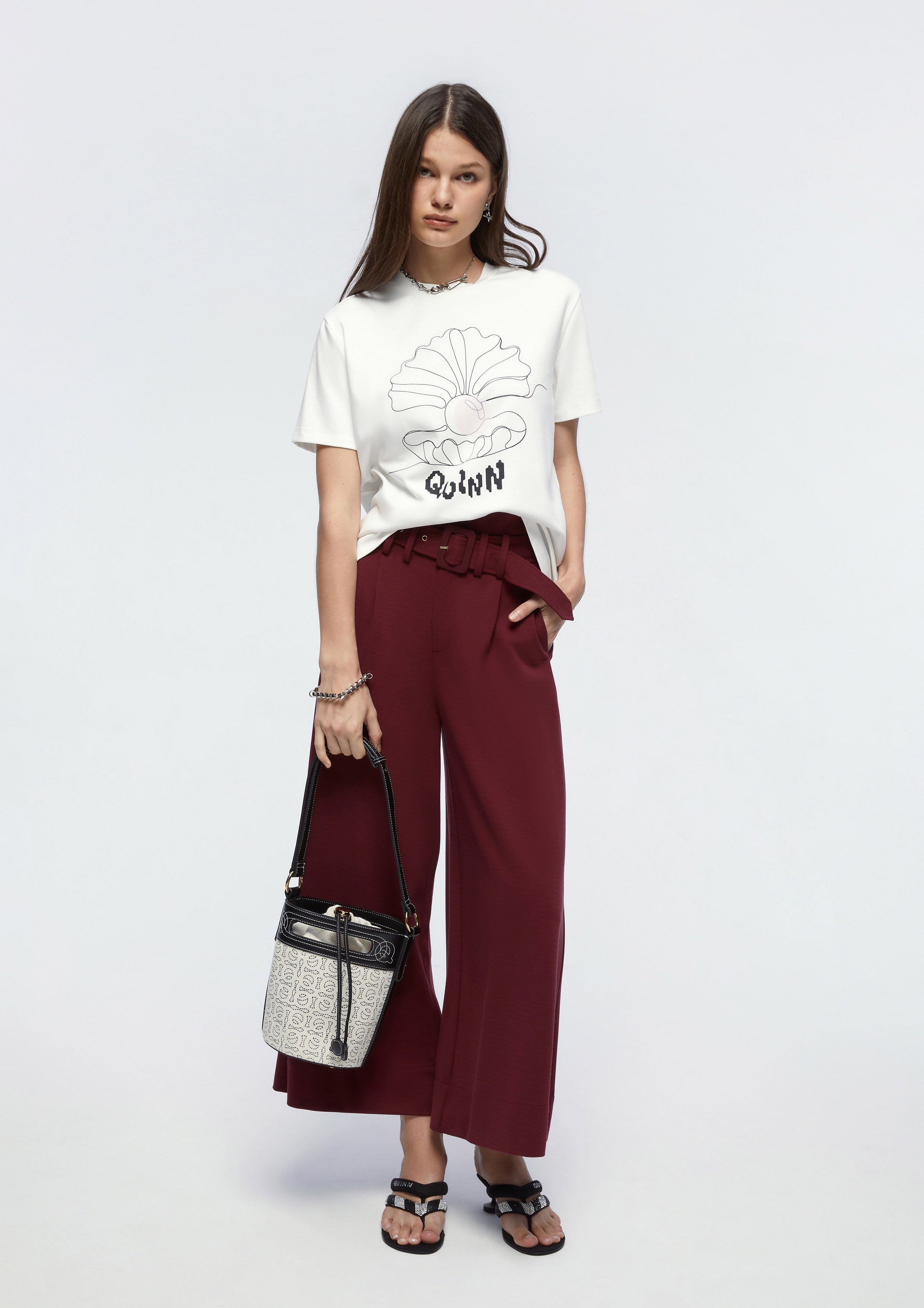 เสื้อยืดแขนสั้นพิมพ์ลาย