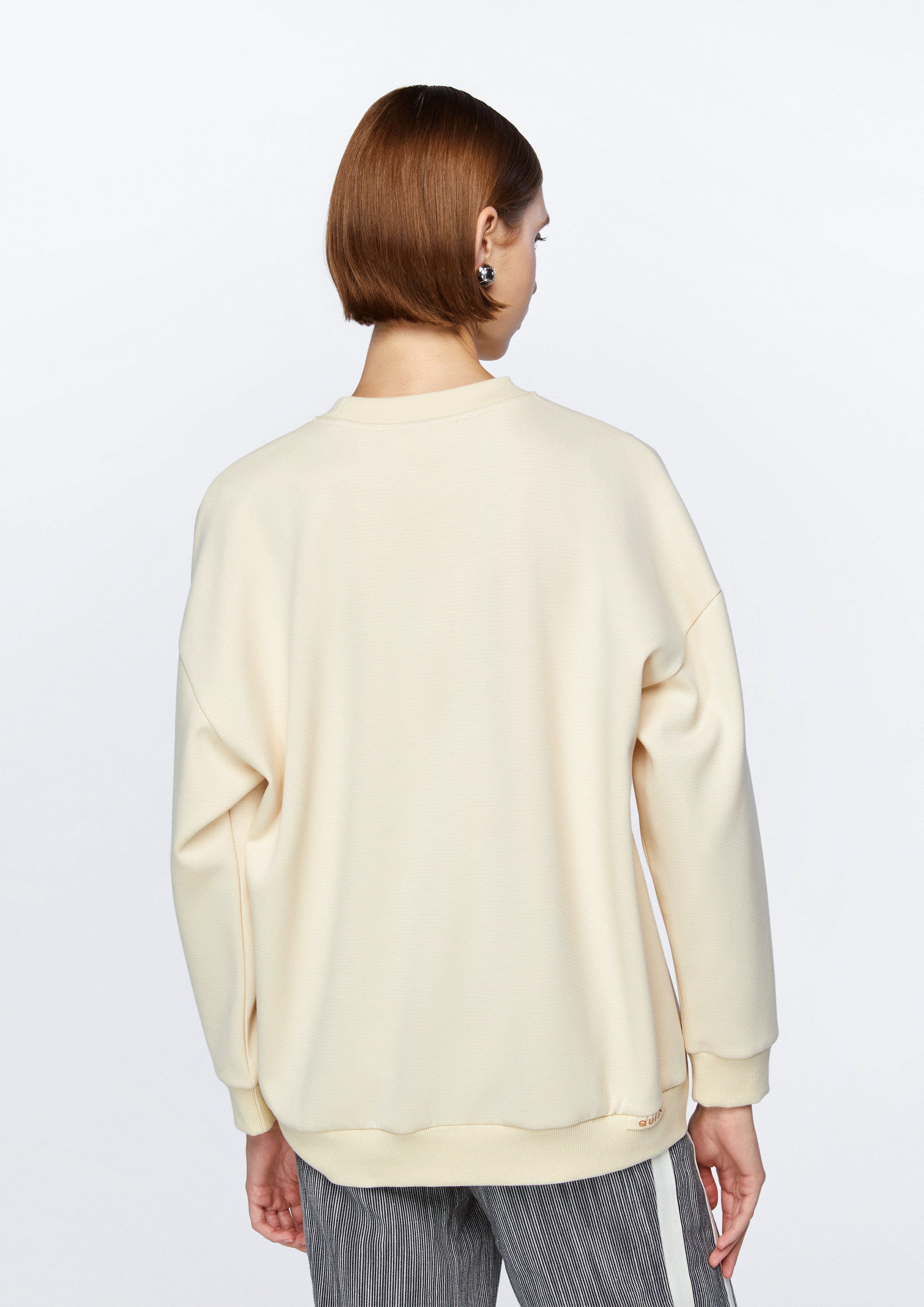 เสื้อพลูโอเวอร์แขนยาวปักโลโก้